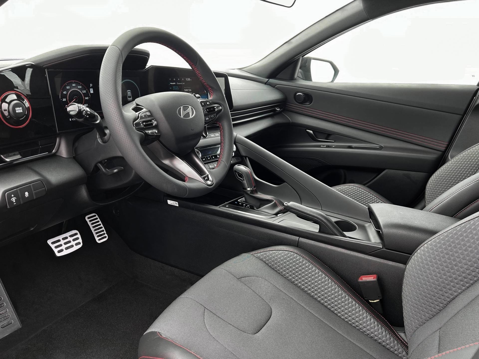 2025 Hyundai Elantra N Line - Photo 15