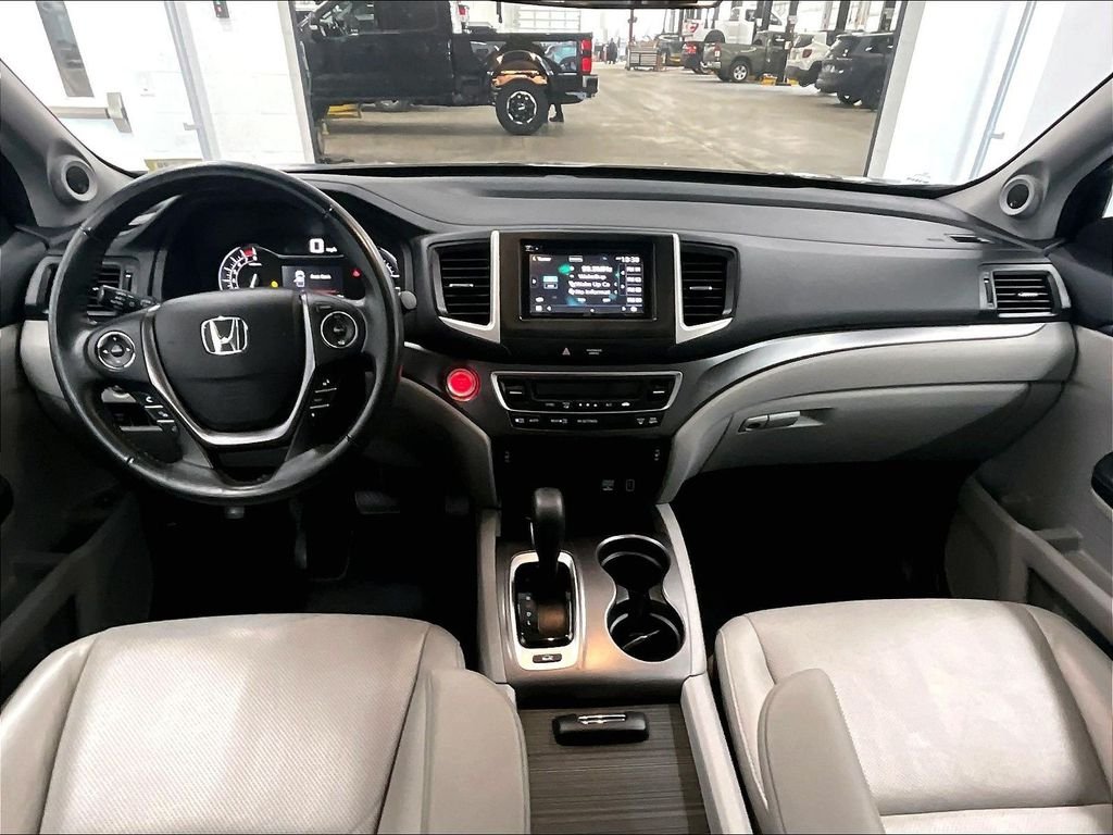 Used 2019 Gray Honda RTL image 21