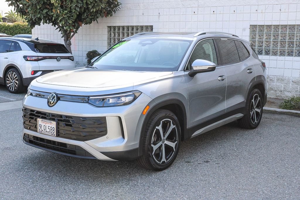 Used 2026 Silver Volkswagen SE image 3
