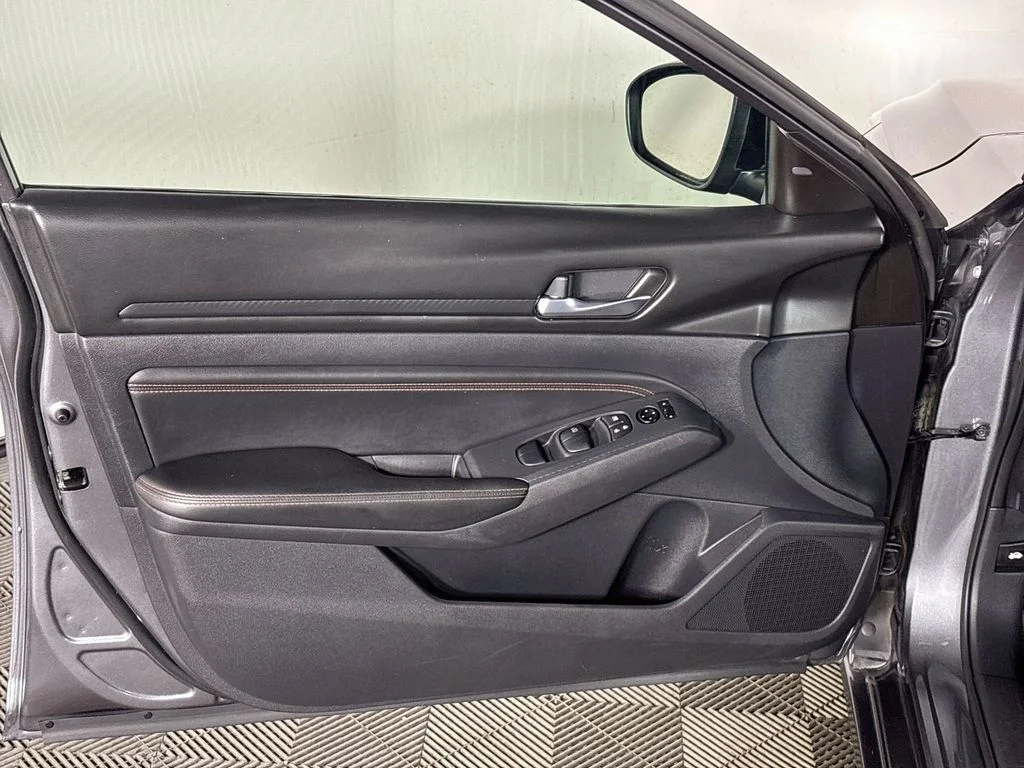 Used 2020 Gray Nissan 2.5 SR image 10