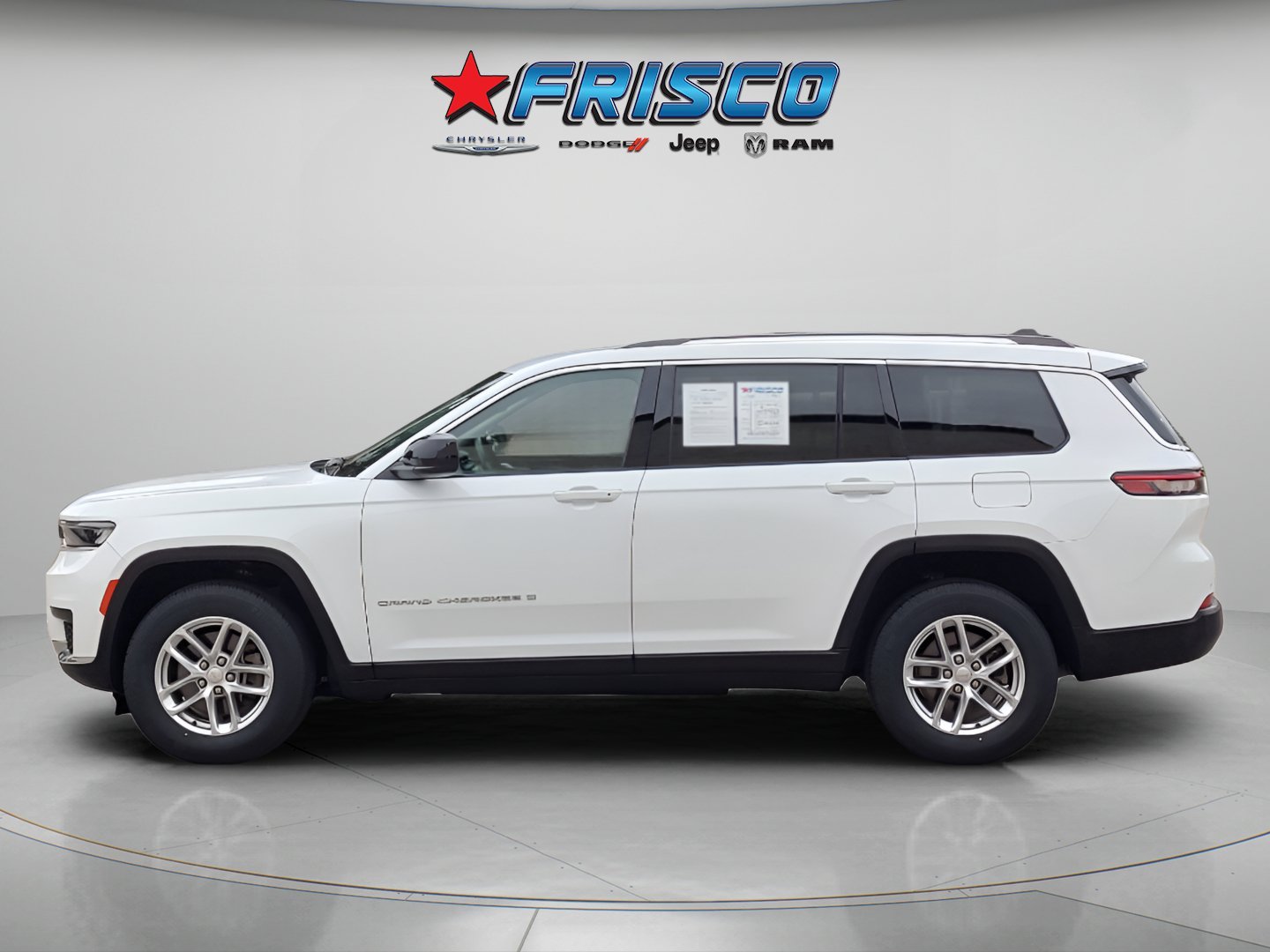 Used 2021 Bright White Clearcoat Jeep Laredo image 4