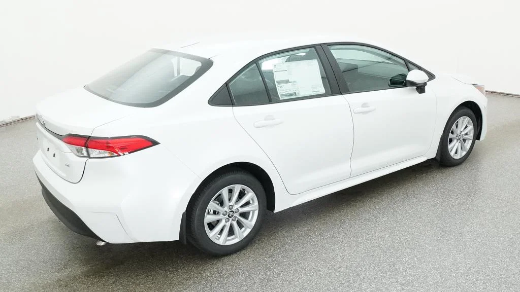 New 2027 Wind Chill Pearl Toyota LE image 18