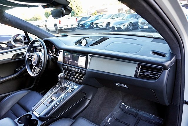 Used 2021 Beige Porsche Turbo image 15