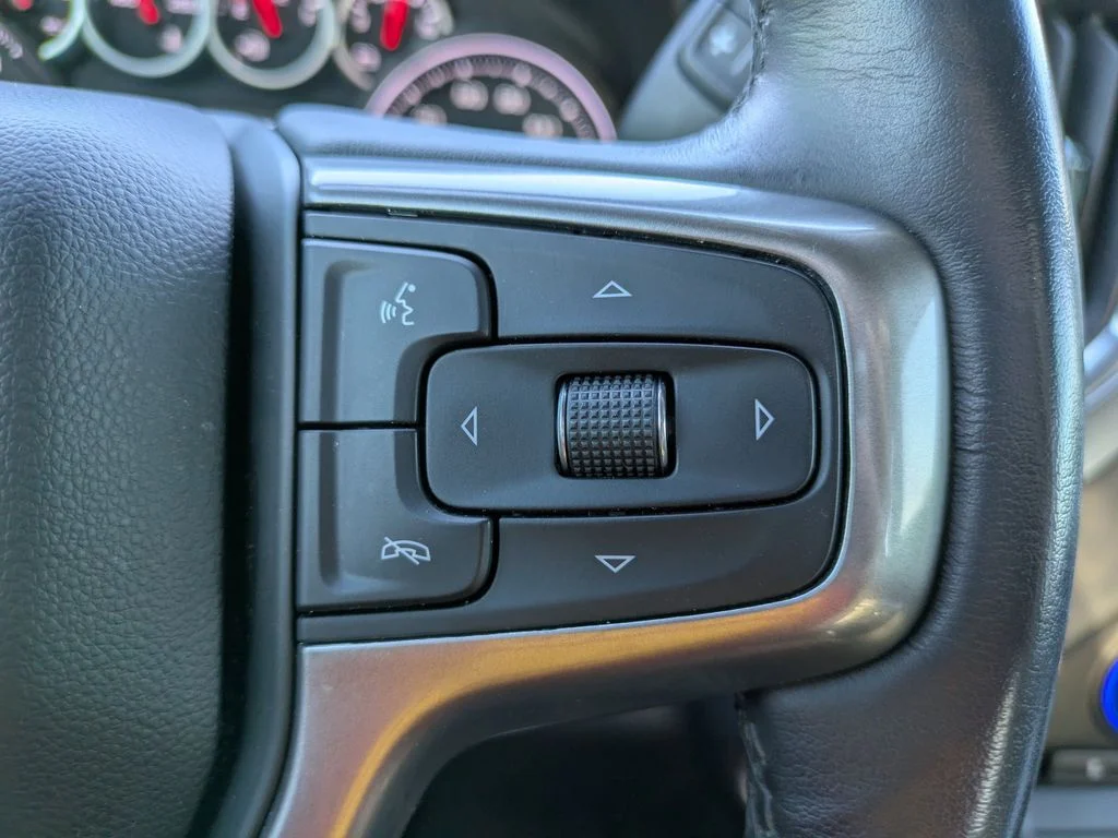 Used 2021 Shadow Gray Metallic Chevrolet LT image 26