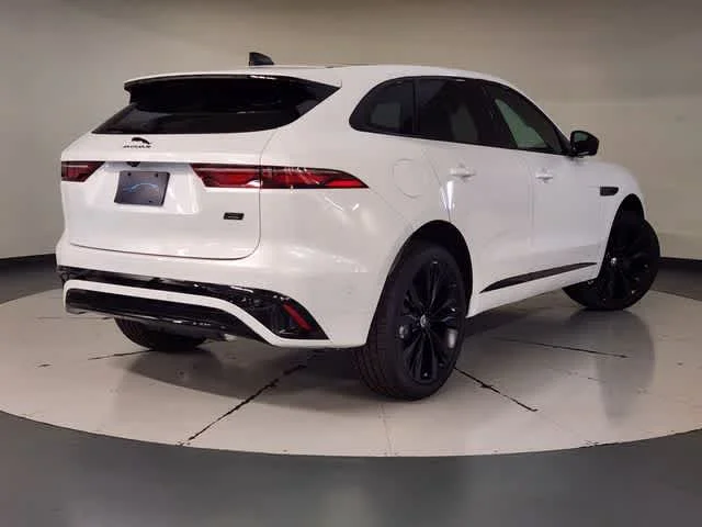 New 2026 Ostuni Pearl White Premium Metallic Jaguar R-Dynamic S image 3