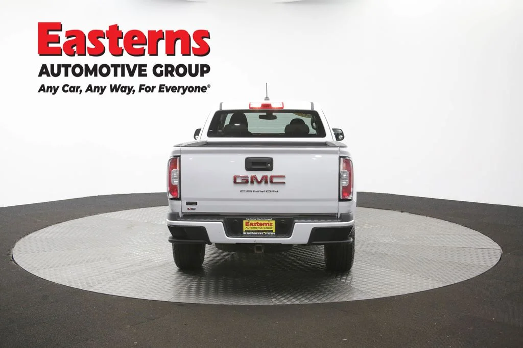 Used 2022 White GMC Elevation Standard image 36
