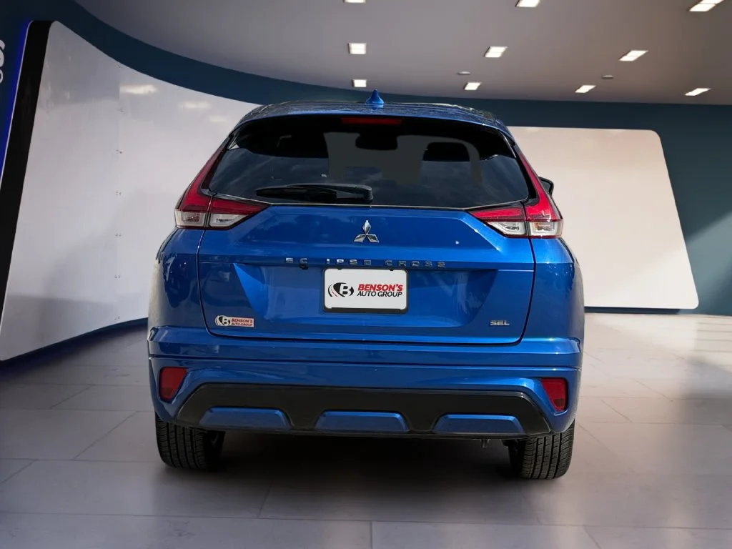 Used 2024  Mitsubishi SE image 4