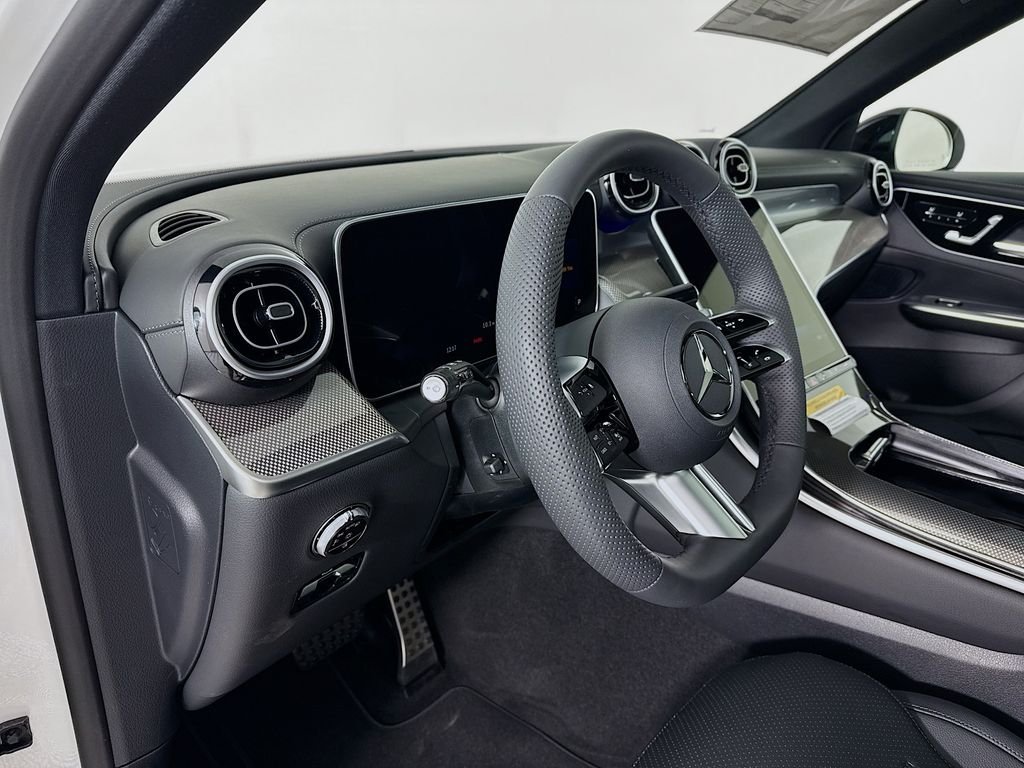 New 2026 Polar White Mercedes-Benz GLC 300 image 4