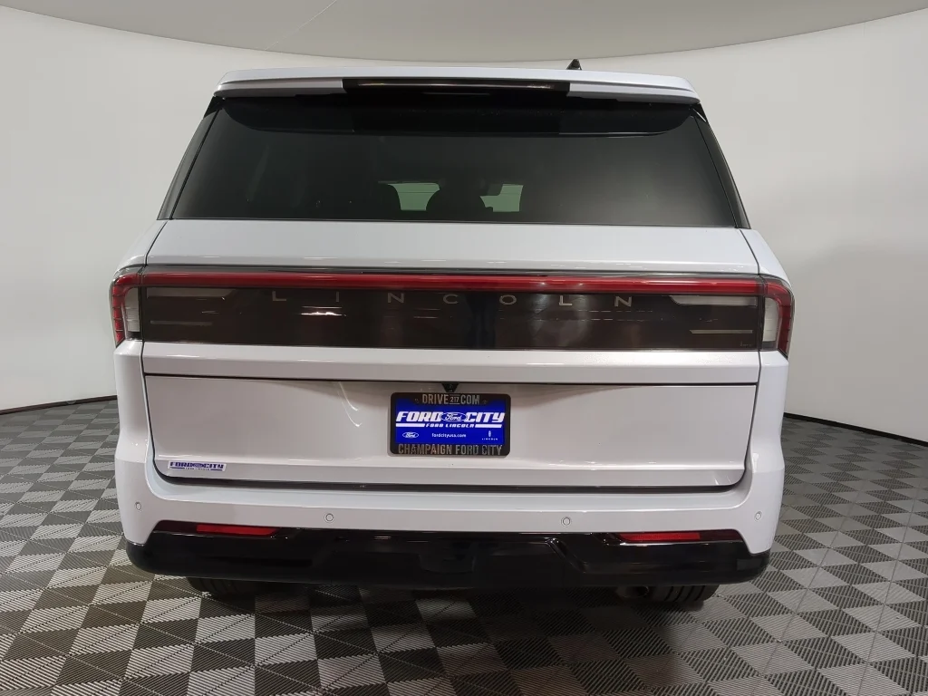 New 2026 Crystal White Metallic Clearcoat Lincoln Reserve image 14