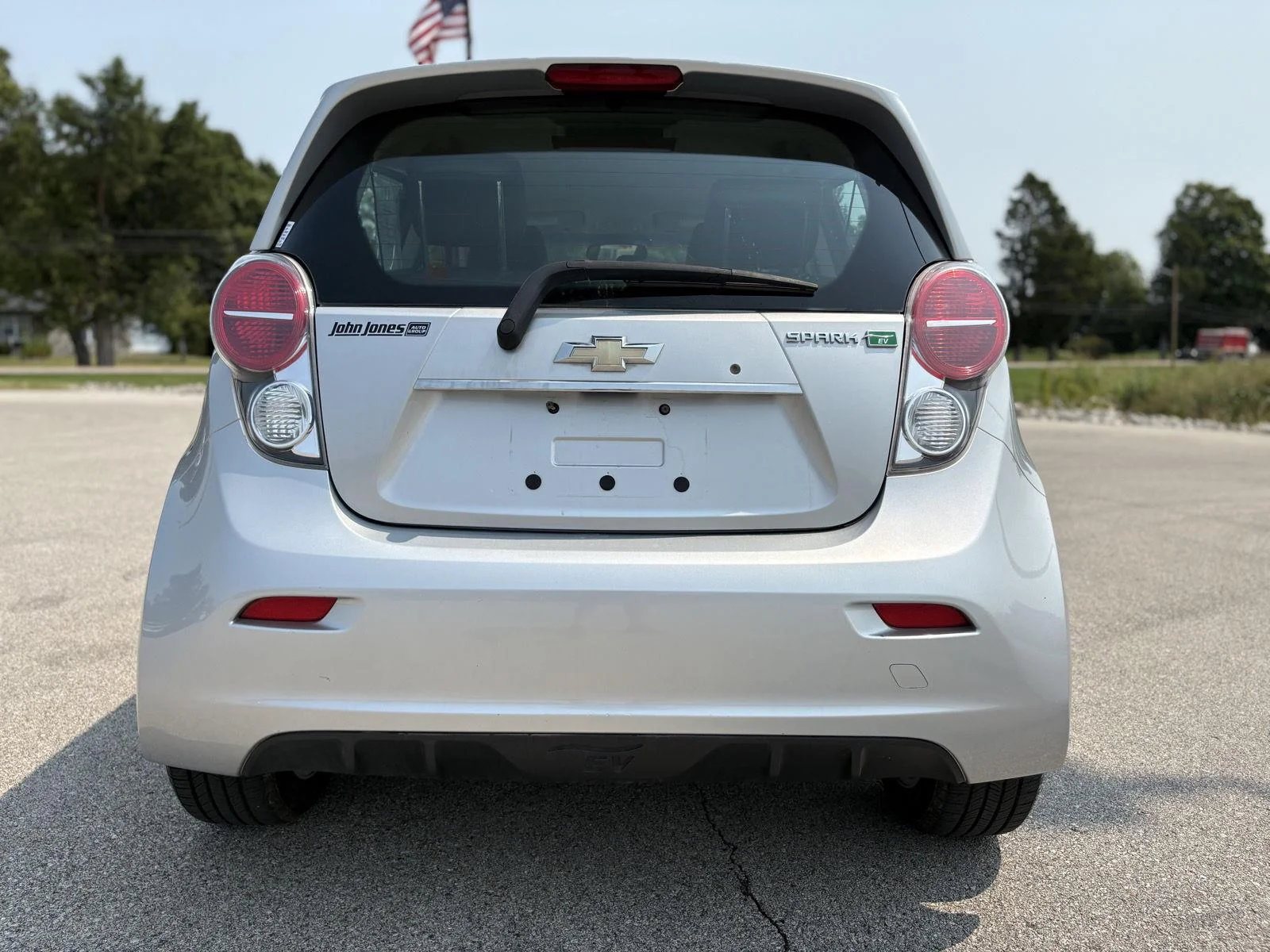 Used 2016 SILVER CHEVROLET HATCHBACK image 18