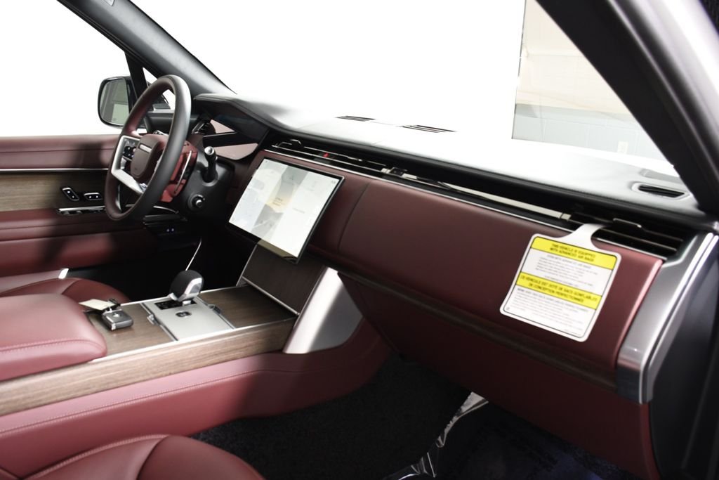 2026 Land Rover Range Rover SE - Photo 18