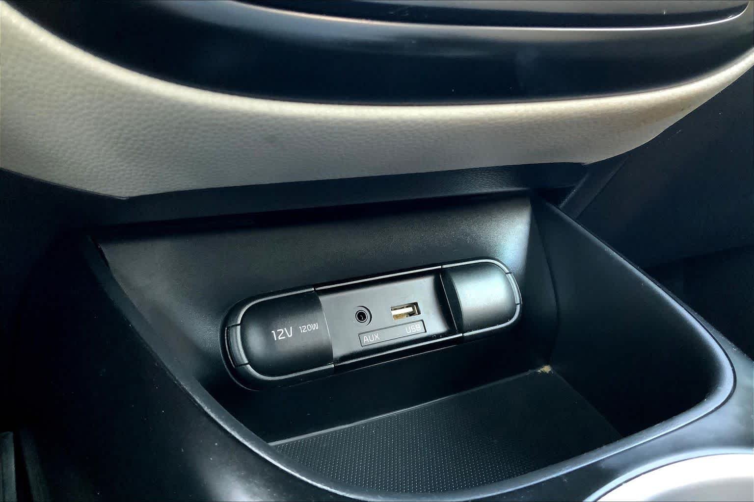 Used 2019 Titanium Gray Kia Base image 33