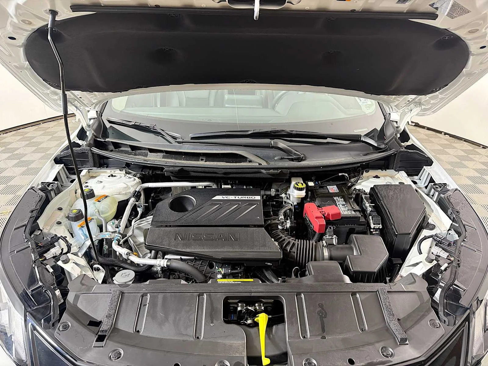 Certified Used 2025 Everest White Pearl Nissan Rock Creek image 26