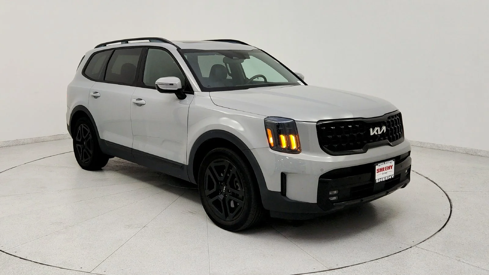 Used 2024 Gray Kia SX X-Line image 1