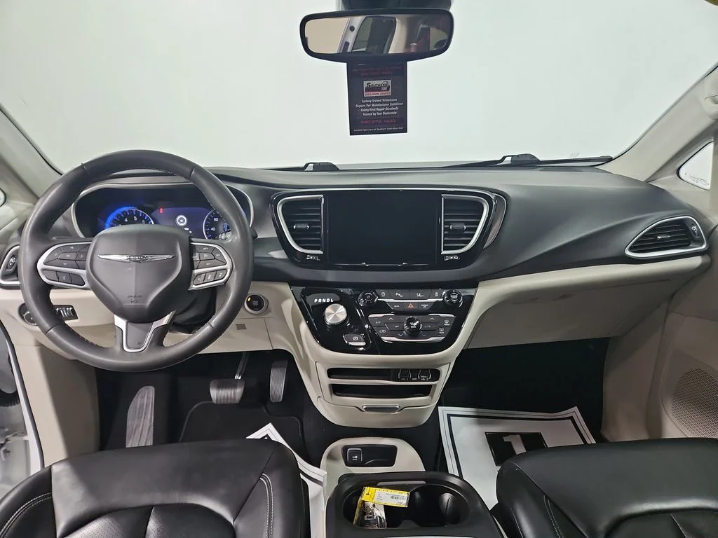 Used 2023 White Chrysler Touring L image 13