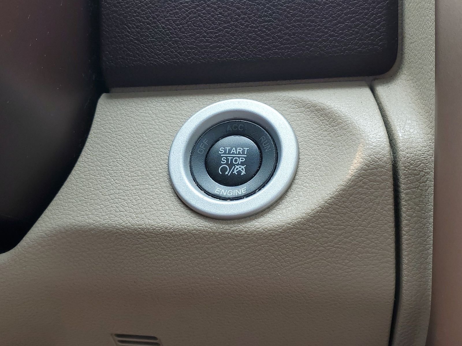 Used 2015 Black Ram Laramie Longhorn image 23
