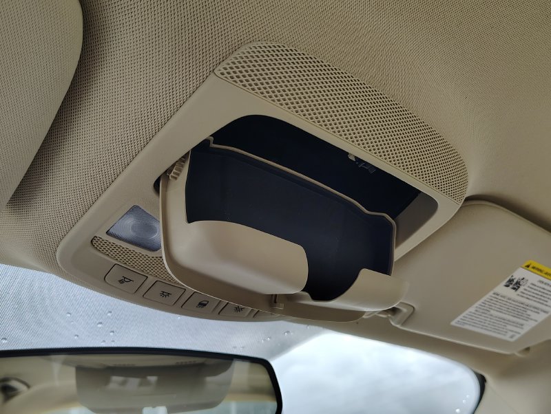 Used 2016 White Ford SE image 18