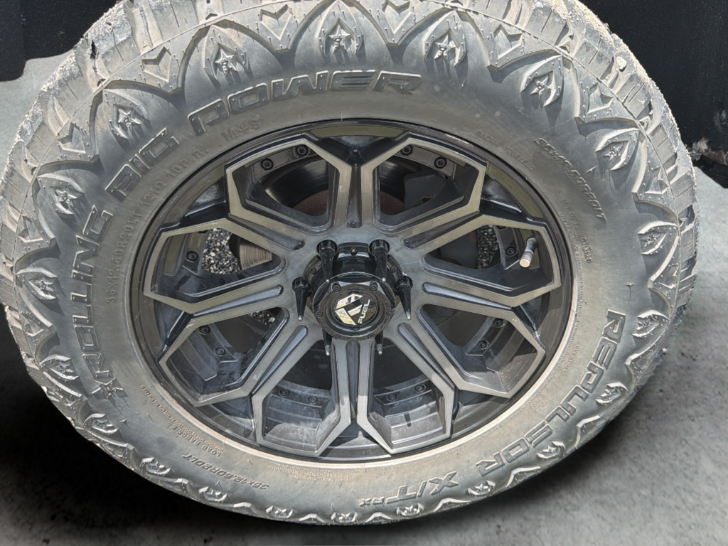 Used 2017 White Frost GMC Denali image 24