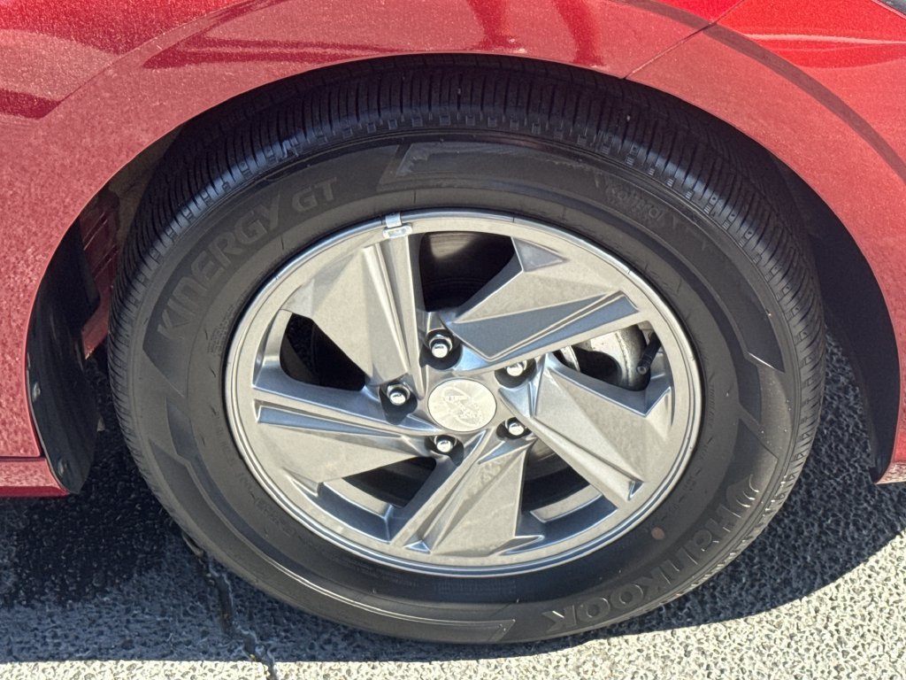 Used 2025 Red Hyundai SE image 12