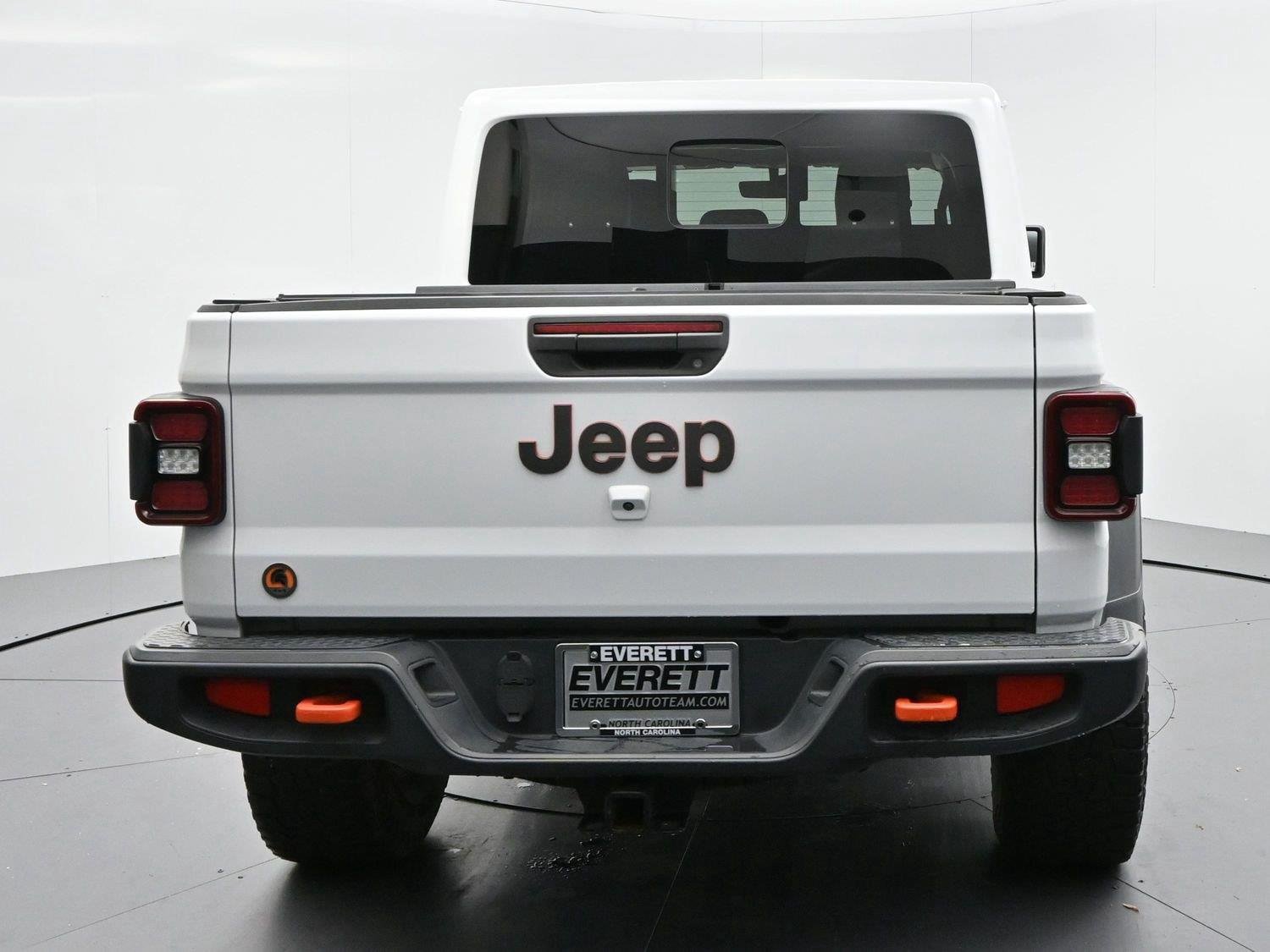 Used 2022 Bright White Clearcoat Jeep Mojave image 6