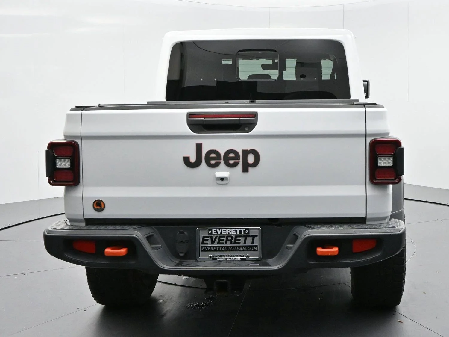 Used 2022 Bright White Clearcoat Jeep Mojave image 6