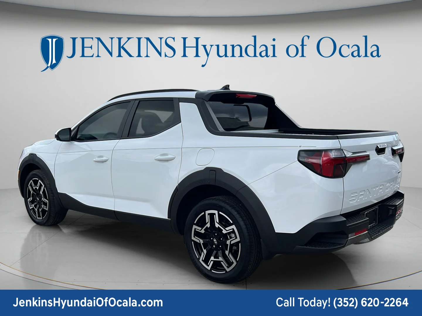 Used 2025 Atlas White Hyundai Limited image 5