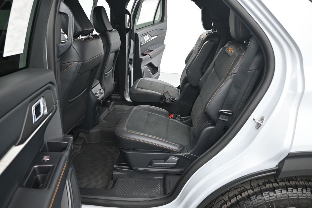 New 2026 Space White Metallic Ford Tremor image 18