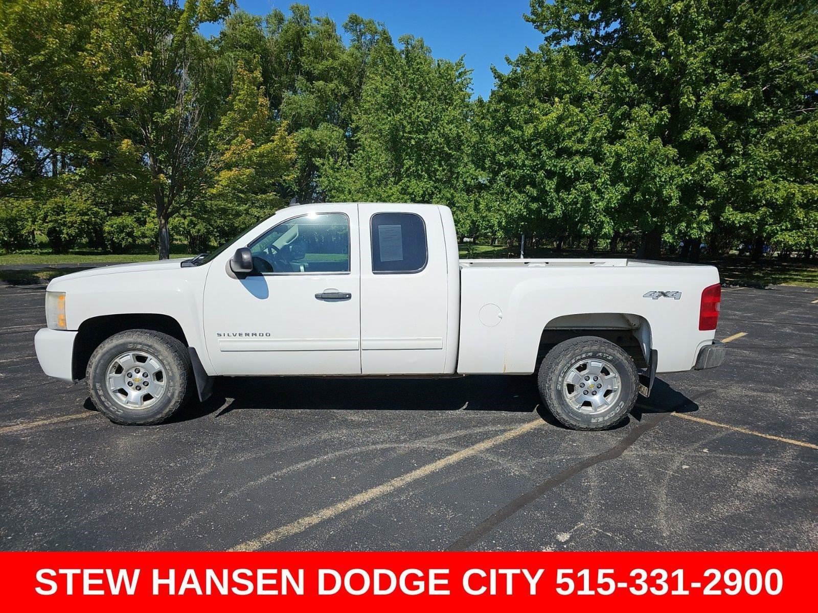 Used 2010 Summit White Chevrolet LT image 1