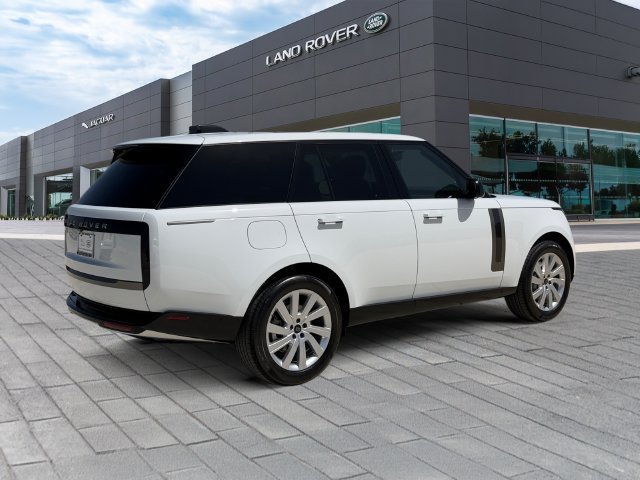 New 2027 Fuji White Land Rover SE image 5