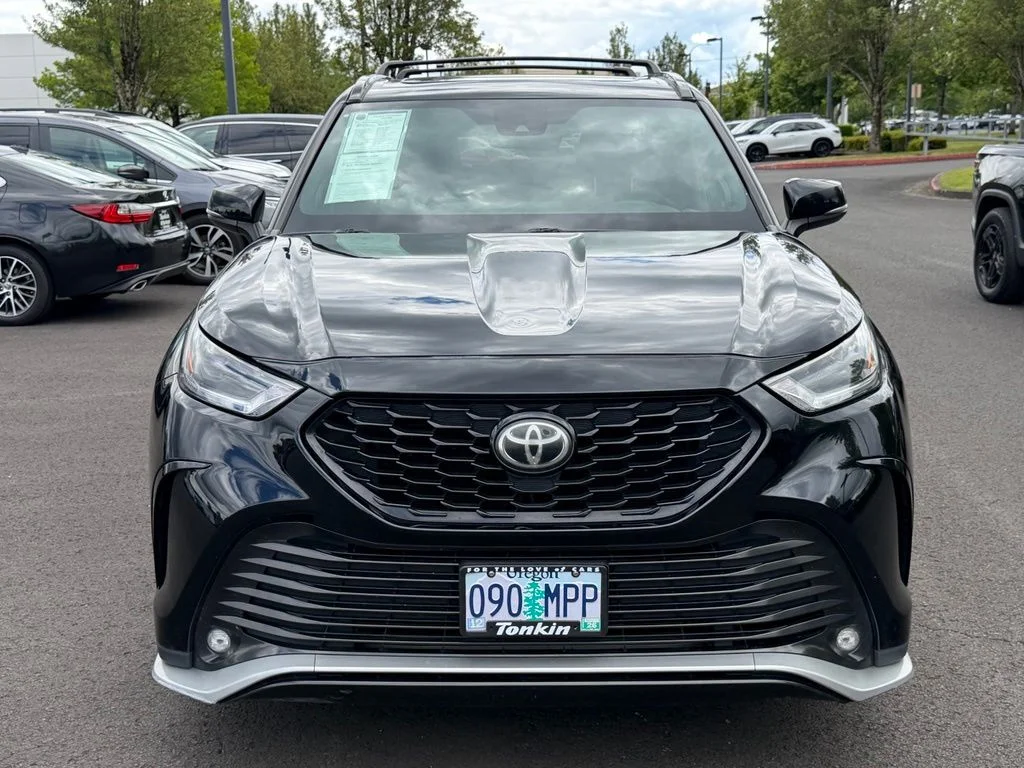 Used 2021 Midnight Black Metallic Toyota XSE image 3