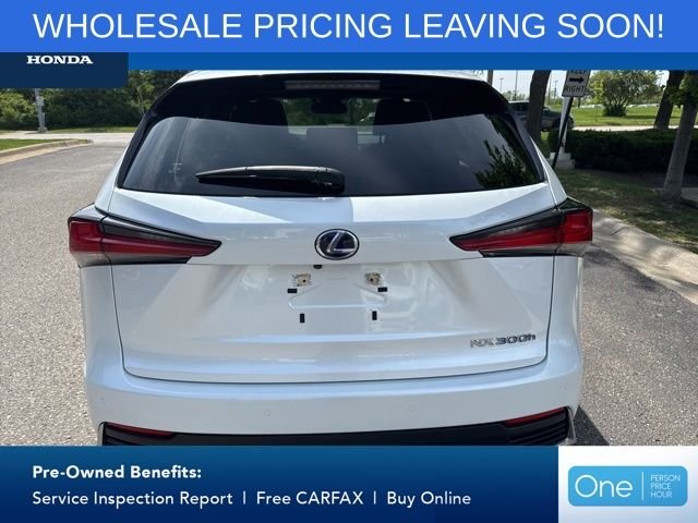 Used 2020 White Pearl Lexus 300h image 9