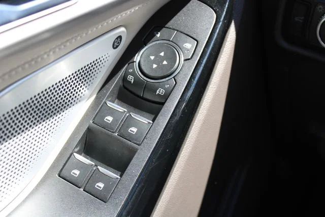 Used 2021 White Ford Platinum image 31