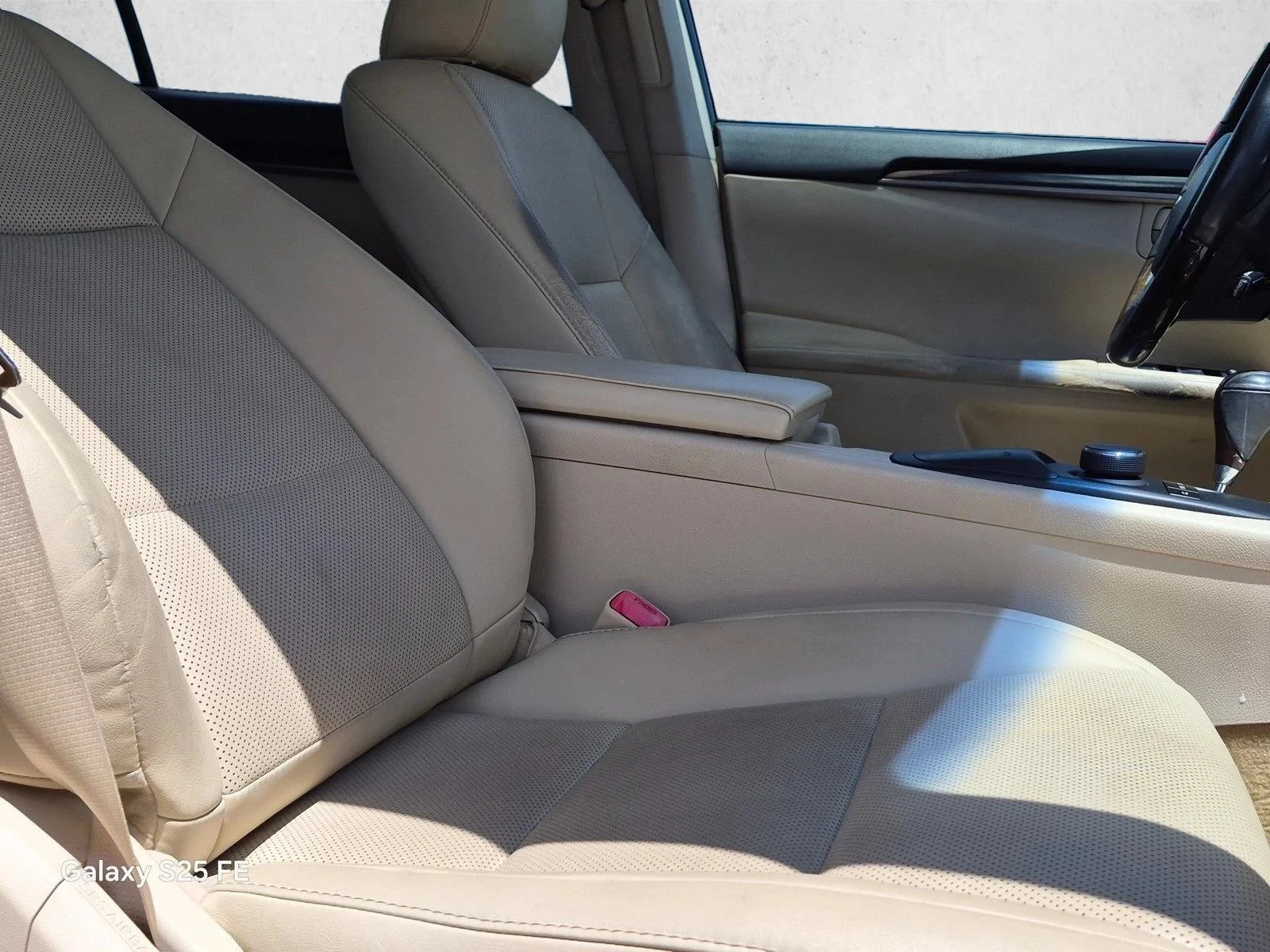 Used 2014 Matador Red Mica Lexus  image 22