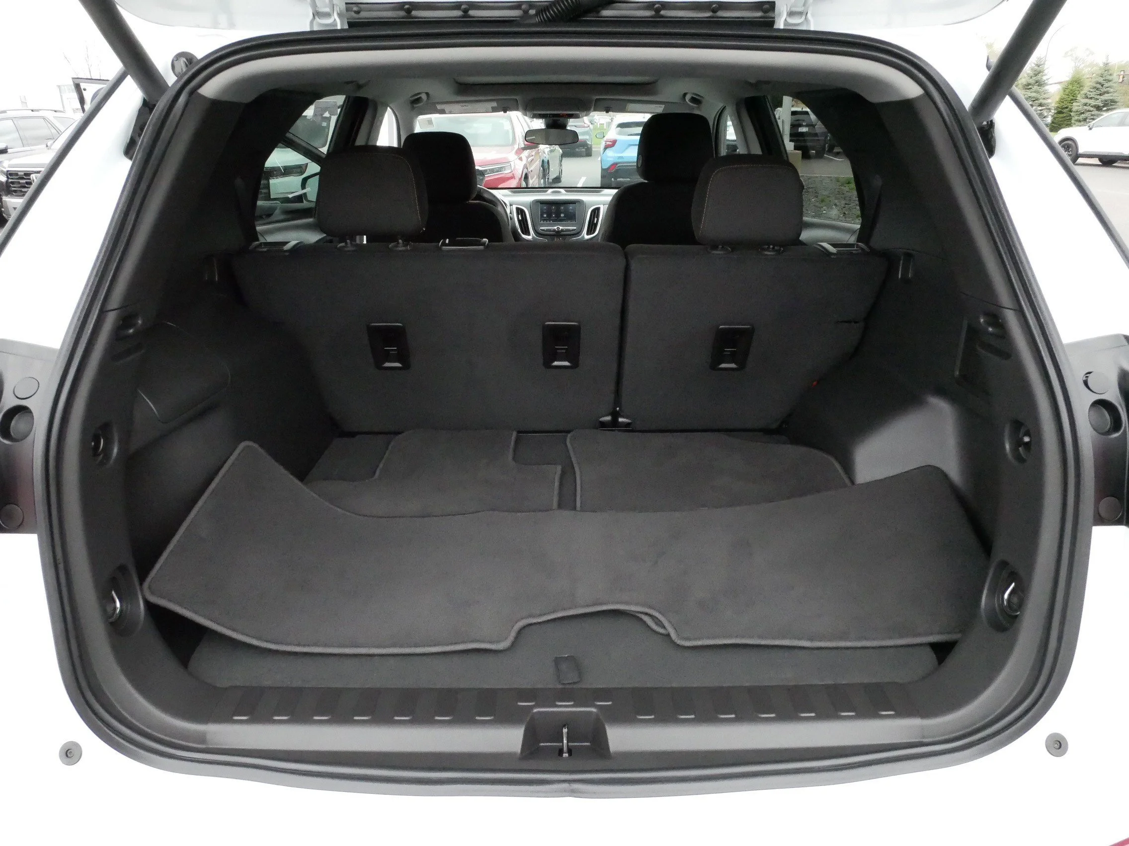 Used 2024 Summit White Chevrolet LT image 18