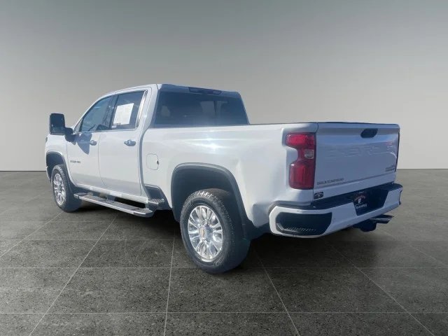 Used 2023 Summit White Chevrolet High Country image 3