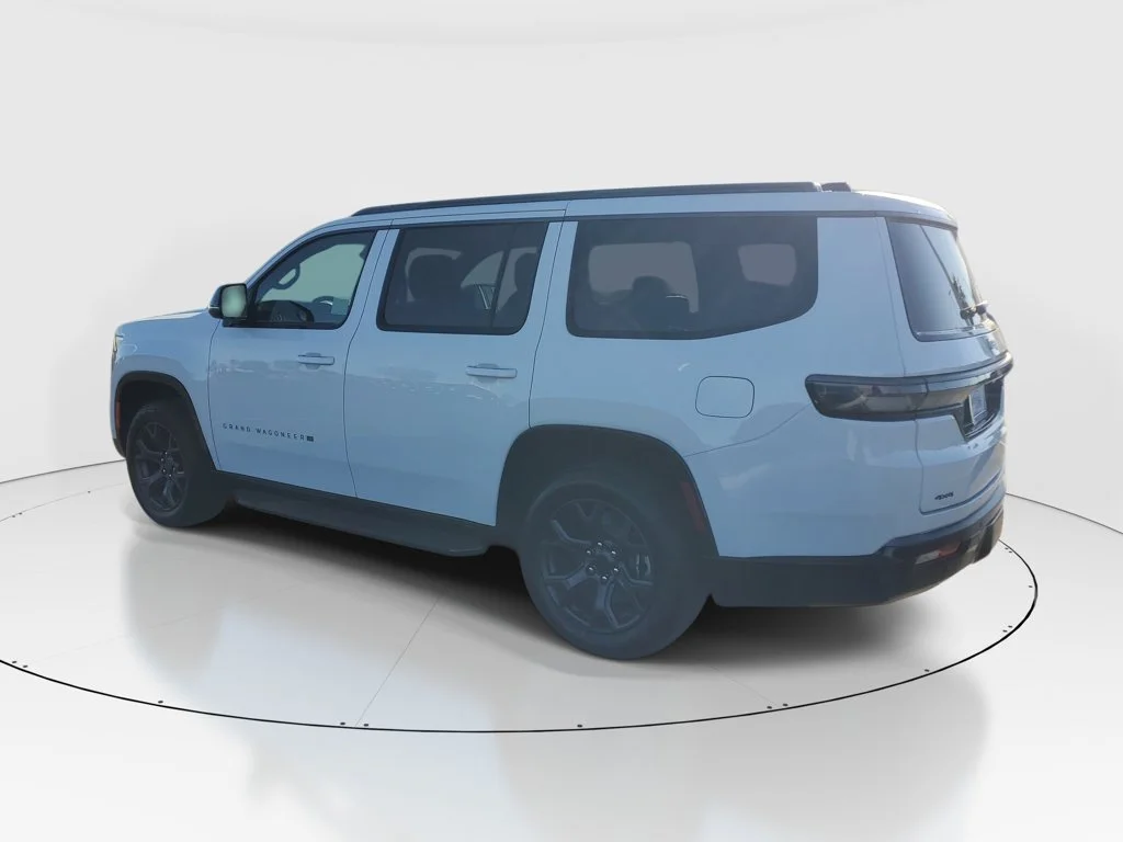 New 2026 Bright White Clear-Coat Exterior Paint Jeep Limited Altitude image 4