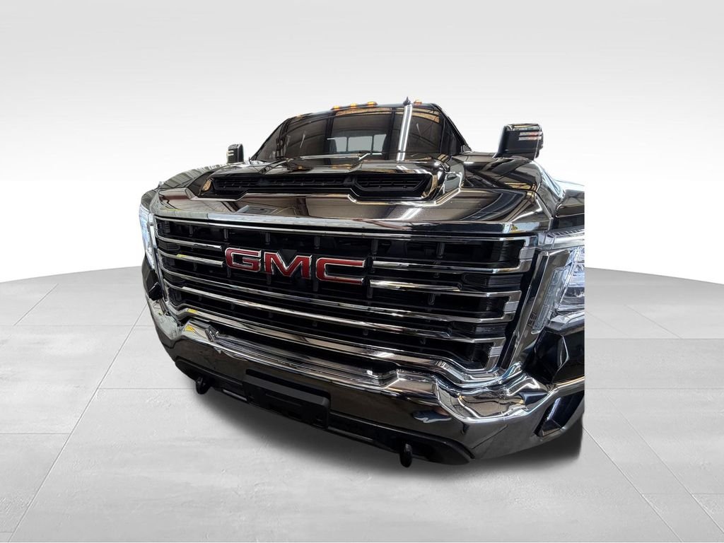 Used 2021 Black GMC SLT image 7