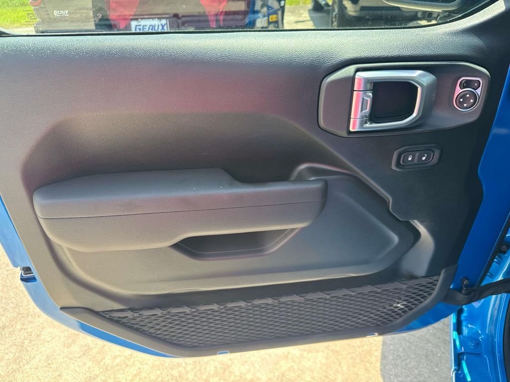 New 2027 Hydro Blue Pearlcoat Jeep Sport S image 37