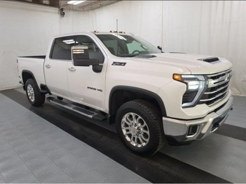 Used 2024 Iridescent Pearl Tricoat Chevrolet LTZ image 4