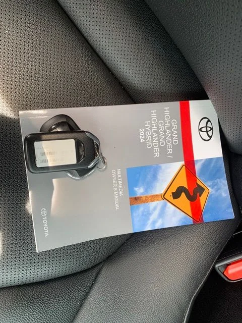 Used 2024 Silver Toyota XLE image 10