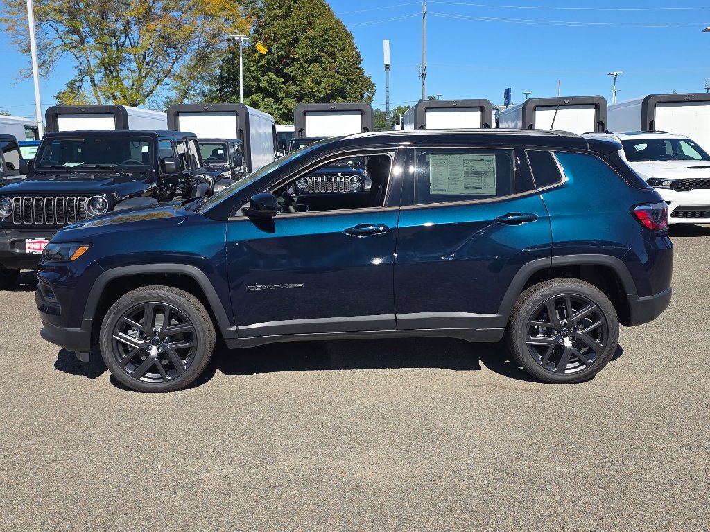New 2026 Fathom Blue Pearl-Coat Exterior Paint Jeep Limited image 9