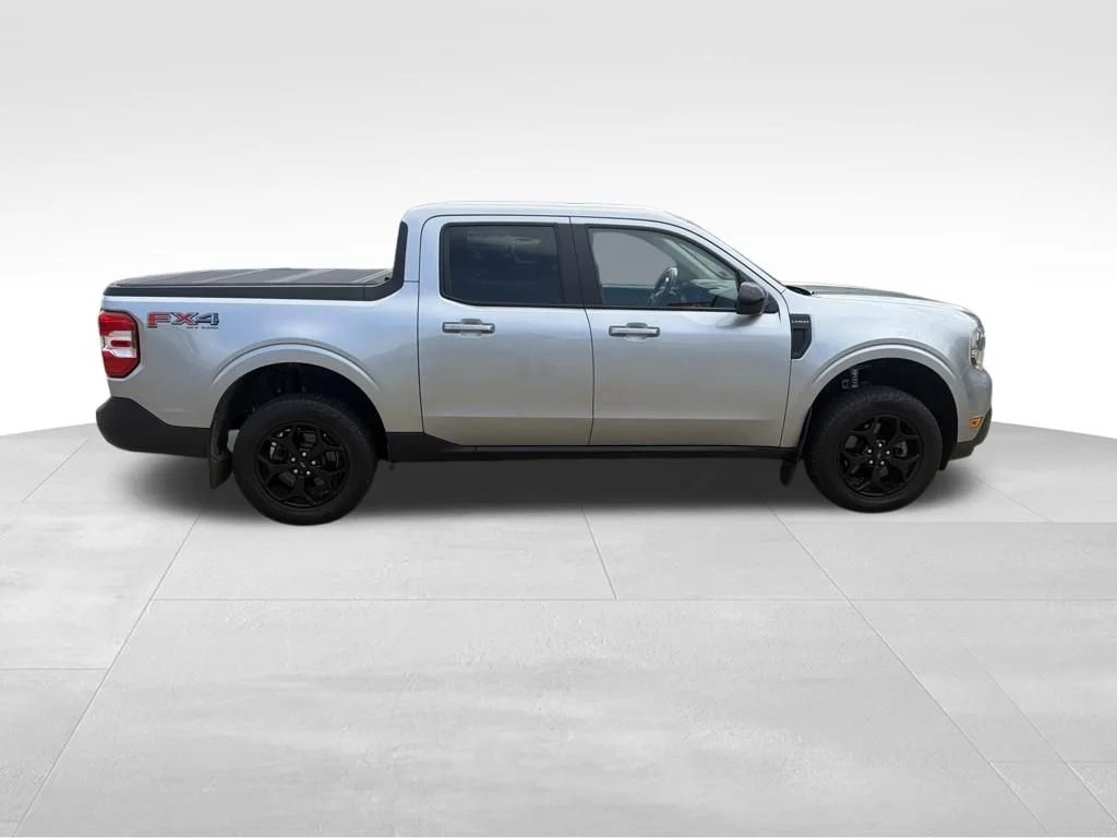 Used 2024 Silver Ford Lariat image 3
