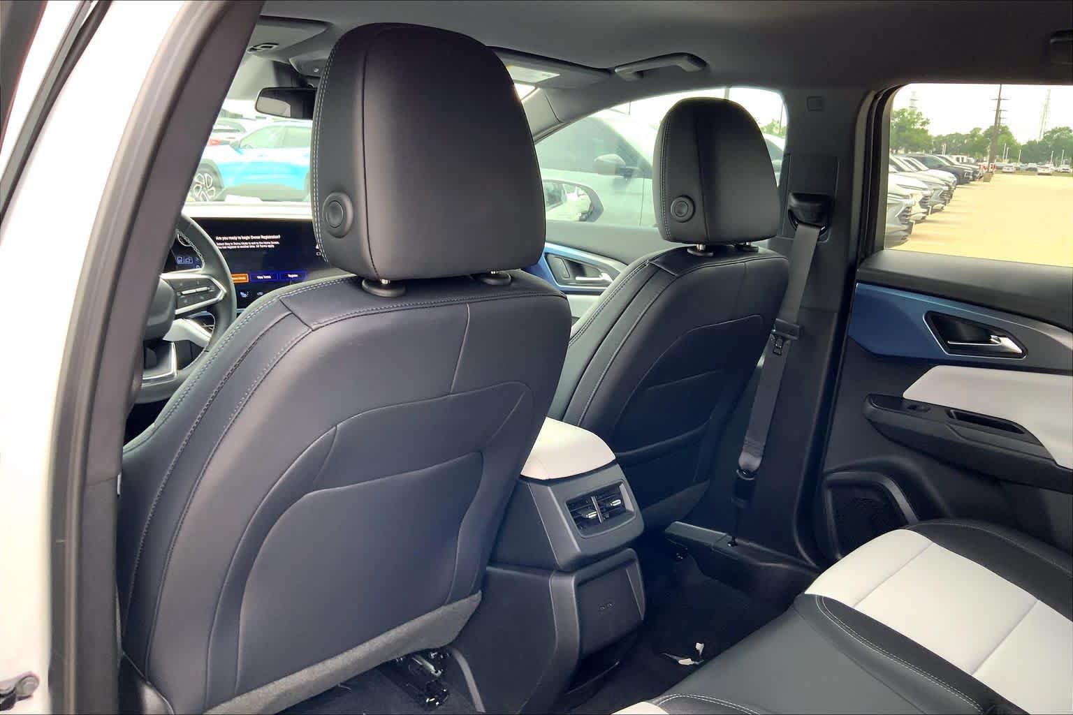 New 2026 Summit White Chevrolet LT image 23