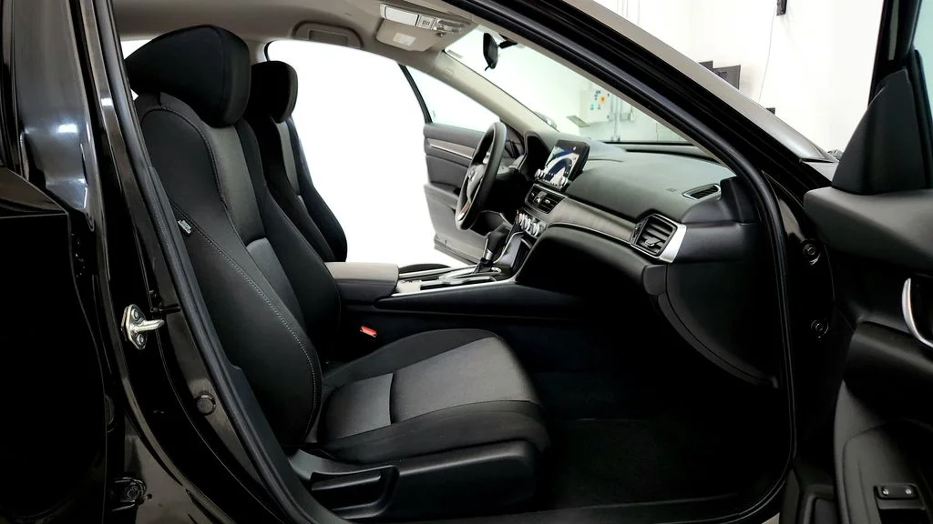 Used 2020  Honda LX image 16