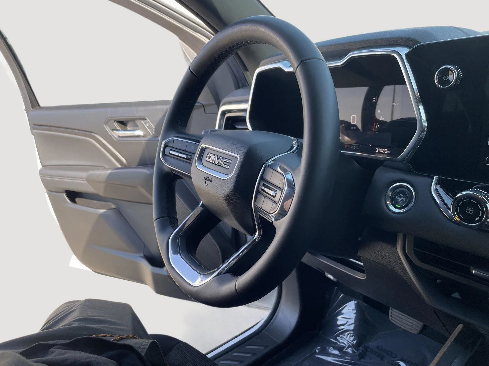 Used 2023 Summit White GMC 2WD Elevation image 27