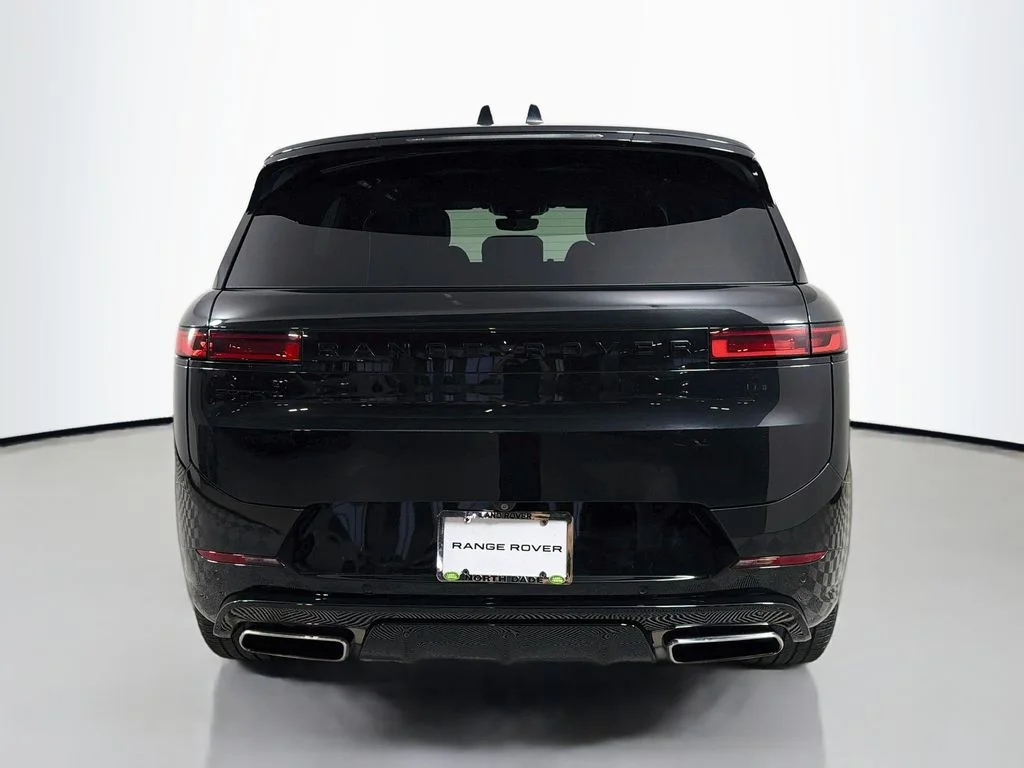 Used 2024 Black Land Rover Dynamic SE image 6
