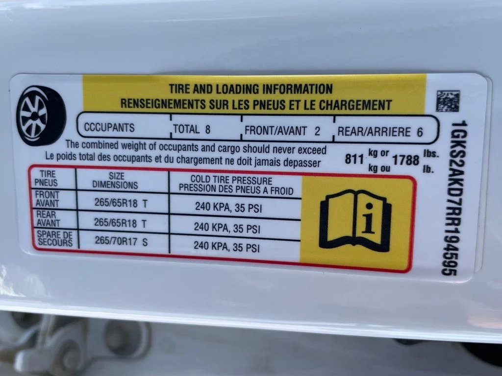 Used 2024 White GMC SLE image 36