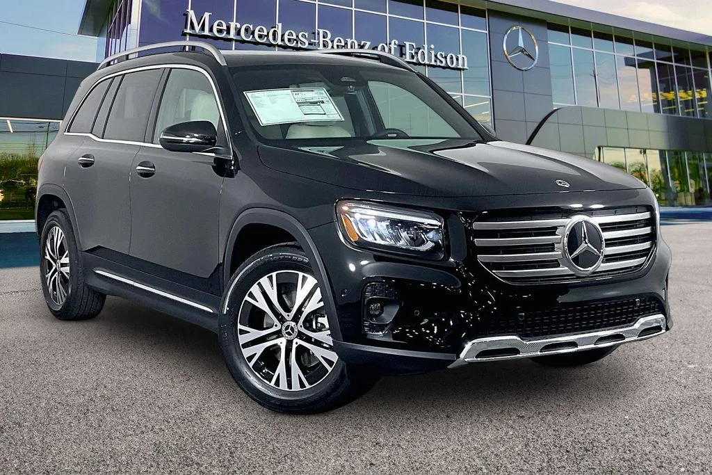 New 2026 Black Mercedes-Benz GLB 250 image 1