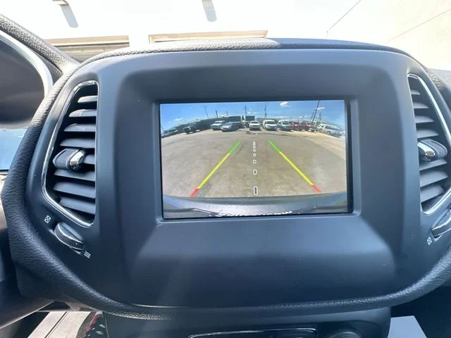 Used 2021 Gray Jeep Latitude image 19