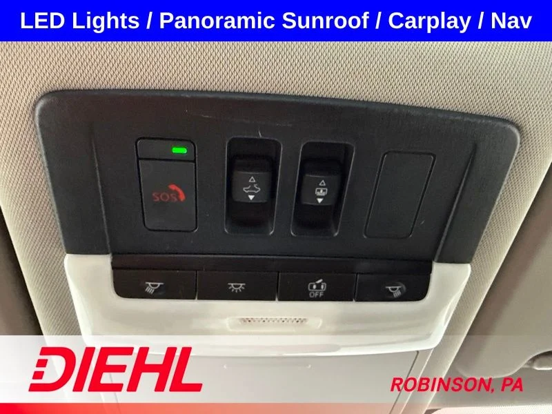 Used 2021 Gold Nissan Platinum image 37